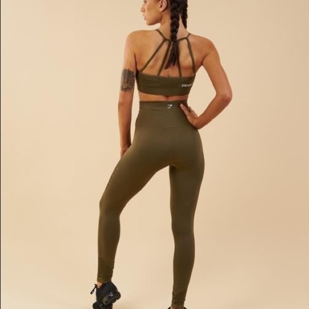 (SOLD) Gymshark Energy seamless sports bra - Picture 3 of 4